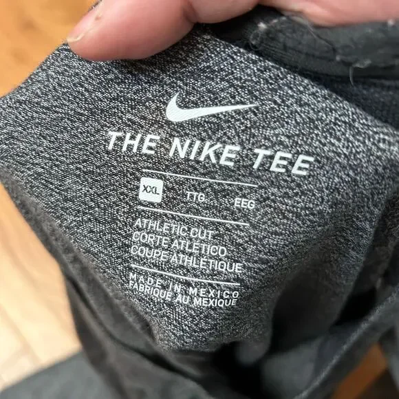 Nike Dri-Fit Kentucky Wildcats UK Tshirt - Picture 2 of 4